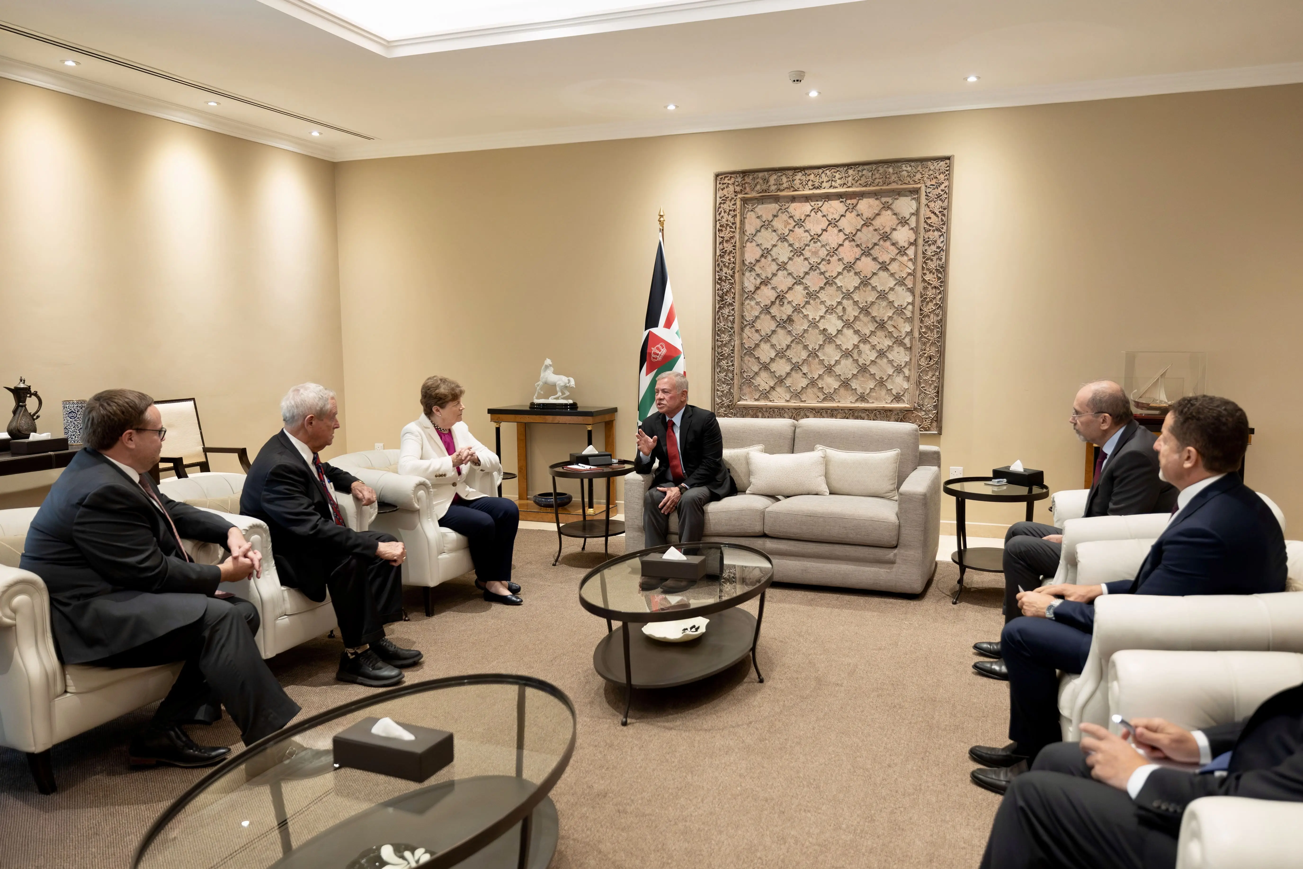 King receives US Congress delegation - The Royal Hashemite Court