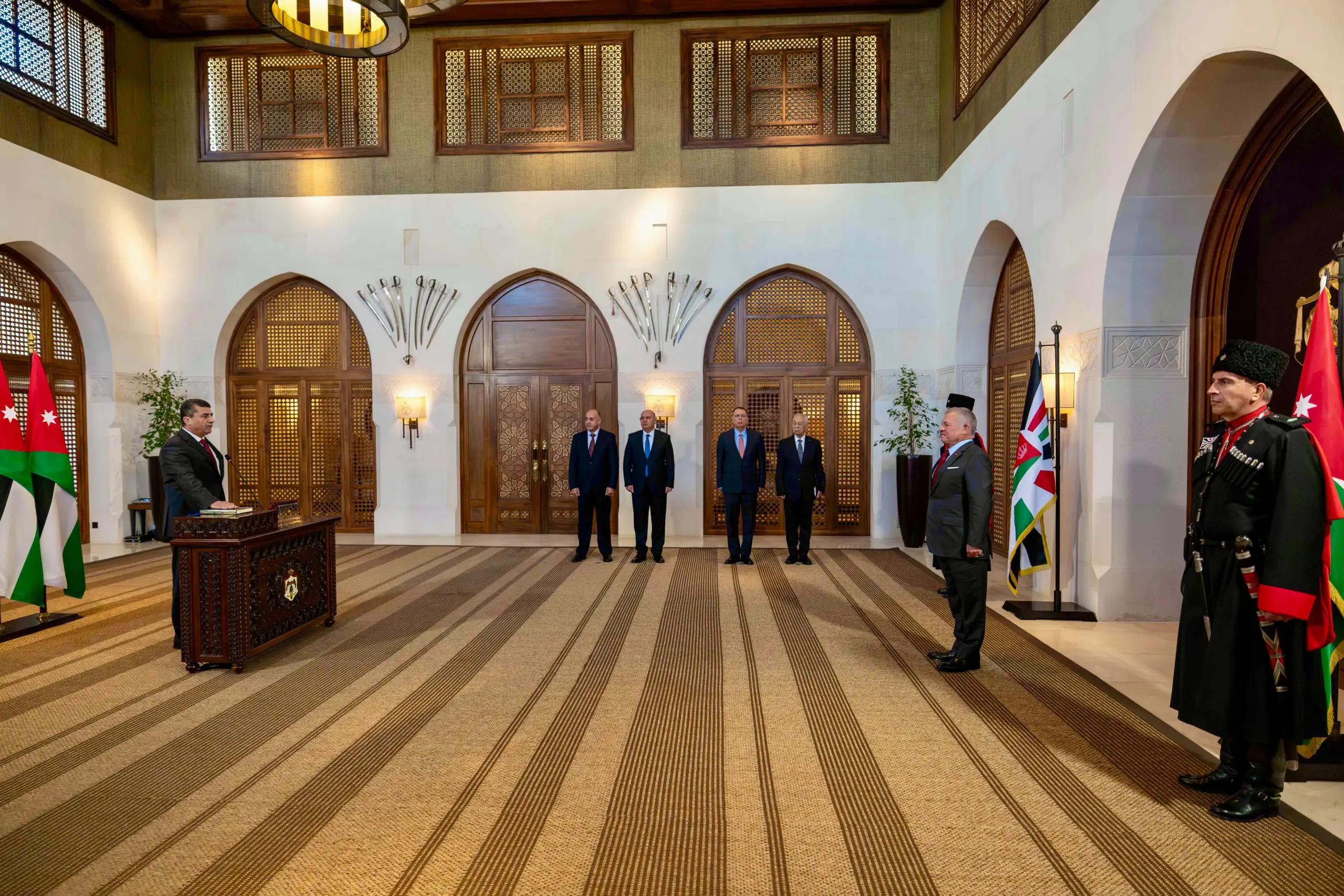 King swears in new governors - The Royal Hashemite Court