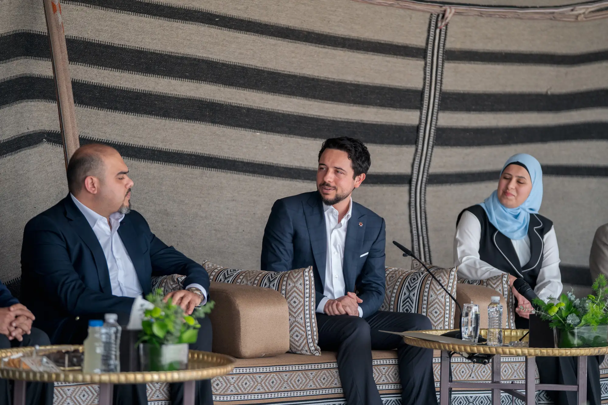 Crown Prince meets with Aqaba youth