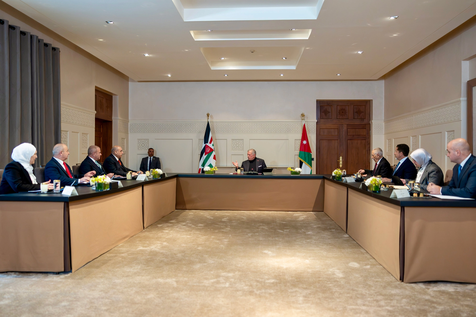 King meets with House of Representatives’ permanent office - The Royal ...