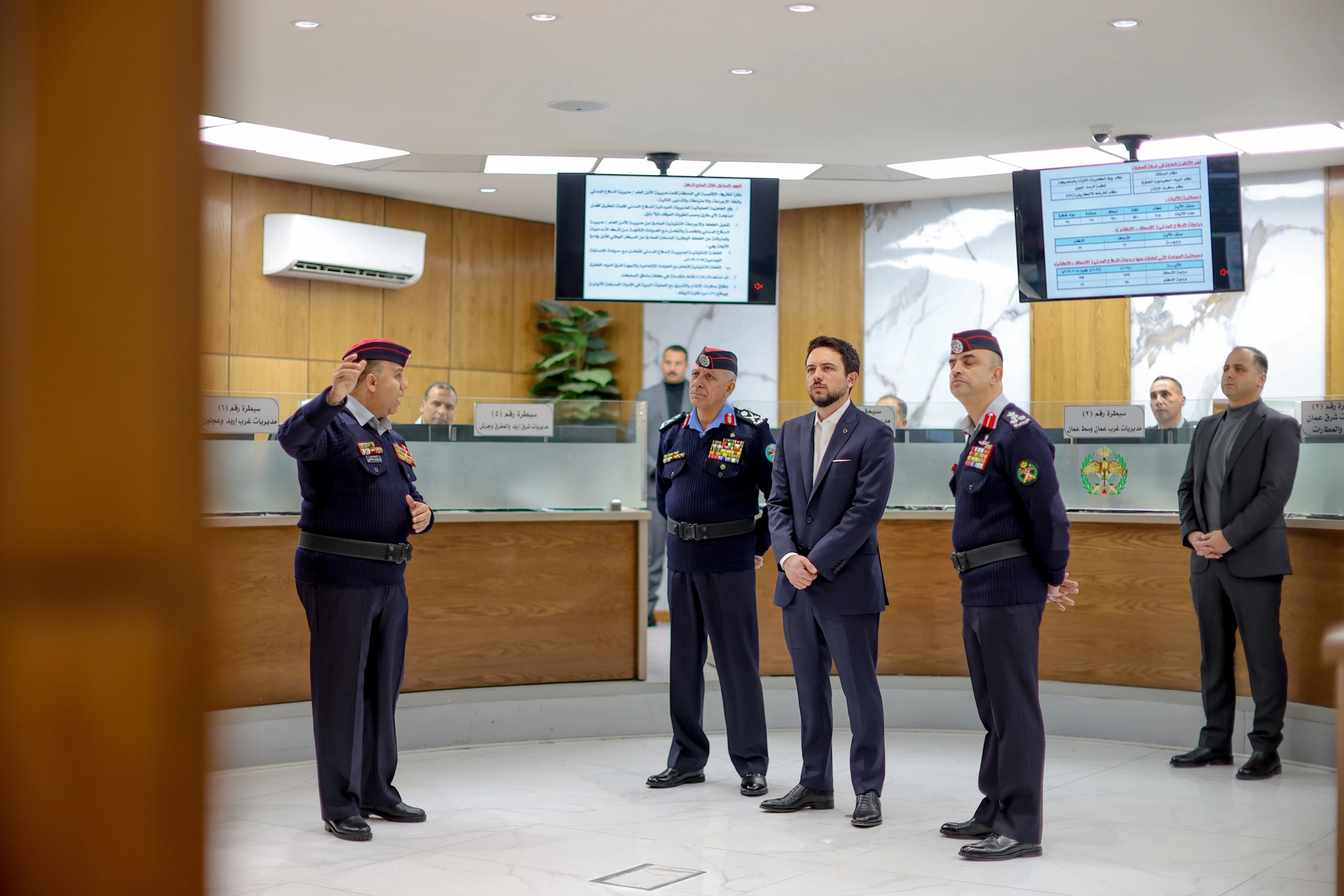 Crown Prince visits Civil Defence Department, says Jordanians&rsquo; safety a priority