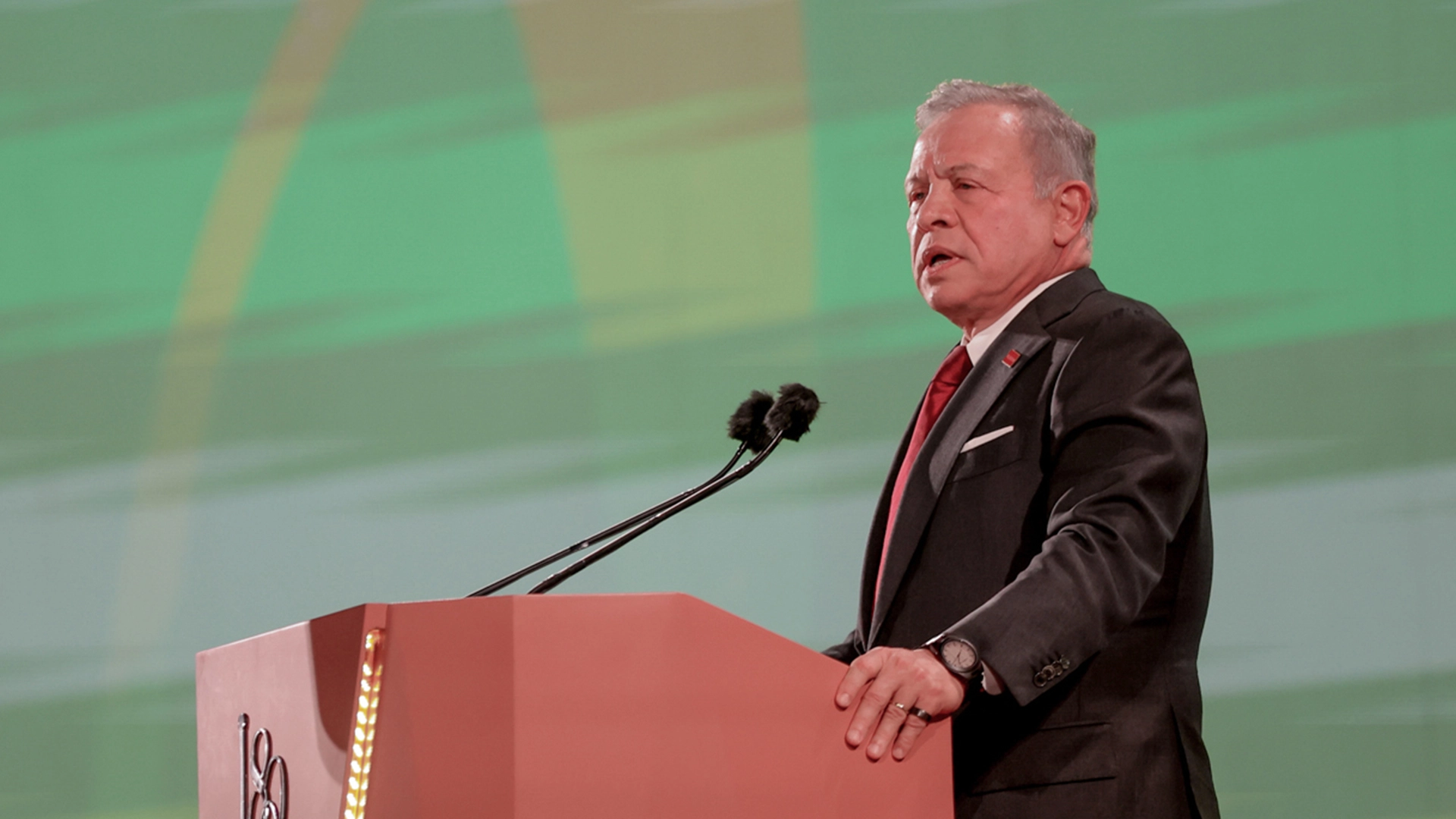 King attends ceremony marking 80th Independence Day, delivers address to nation