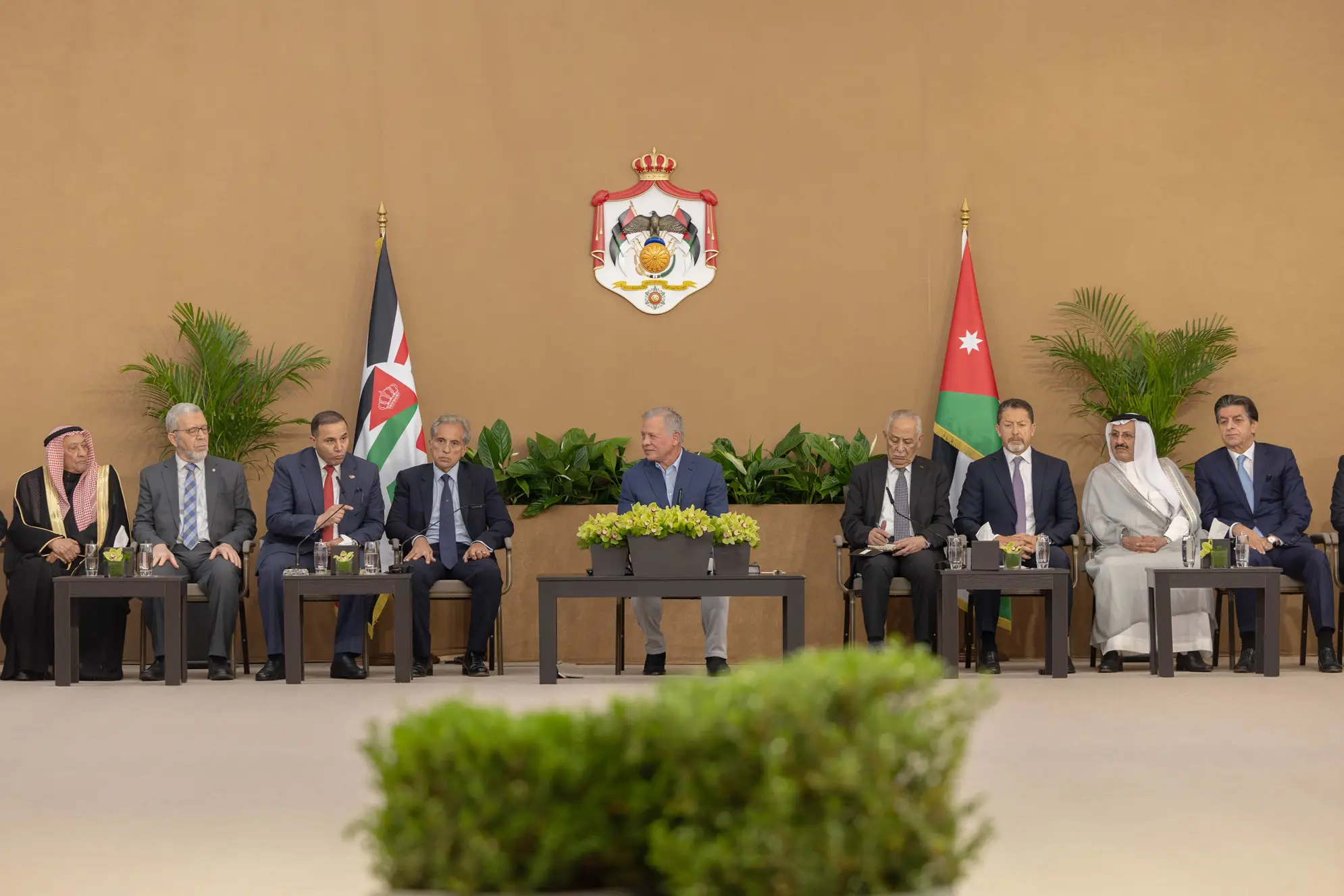 king-visits-zarqa-meets-governorates-leading-figures-2.jpg