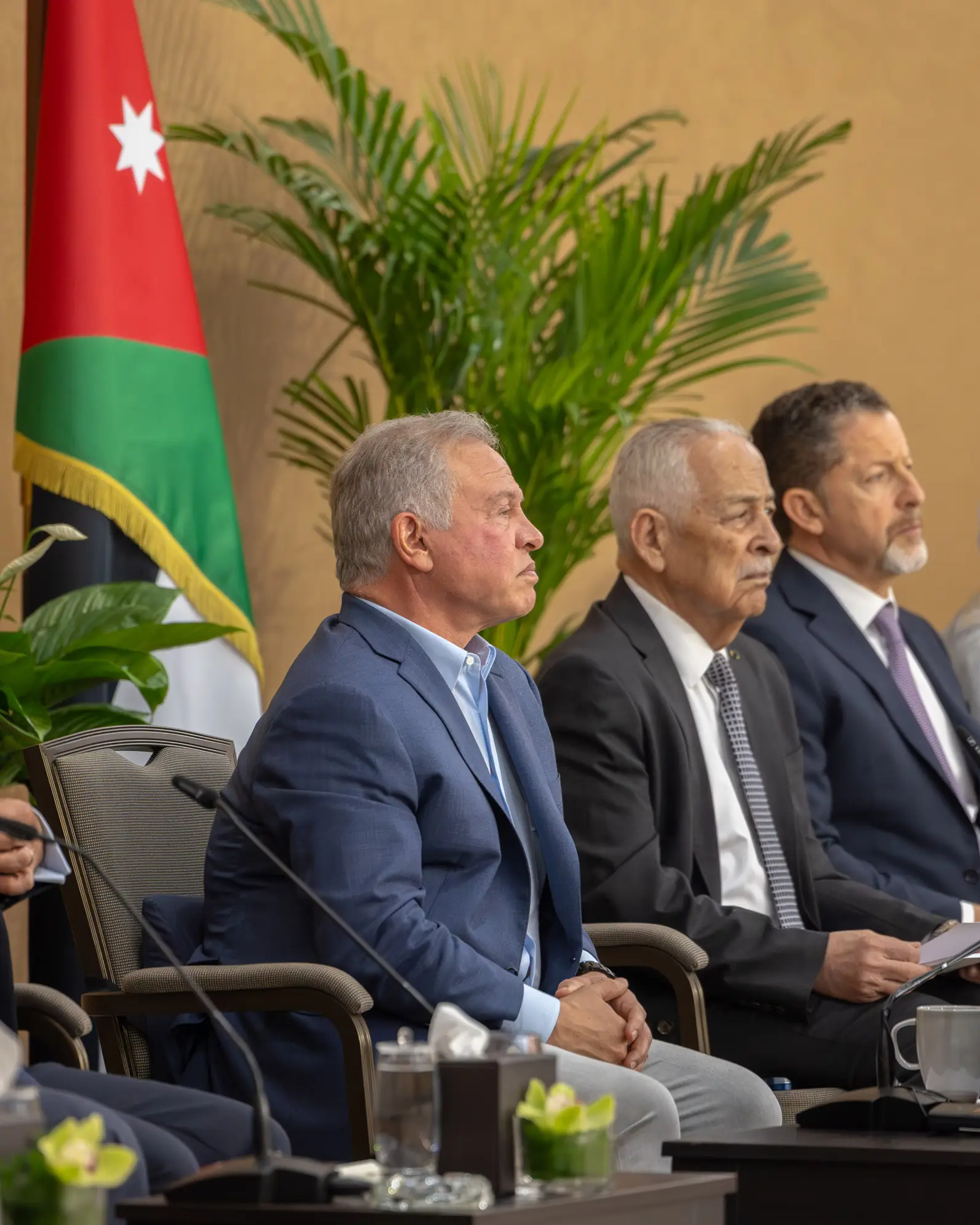 king-visits-zarqa-meets-governorates-leading-figures-3.jpg