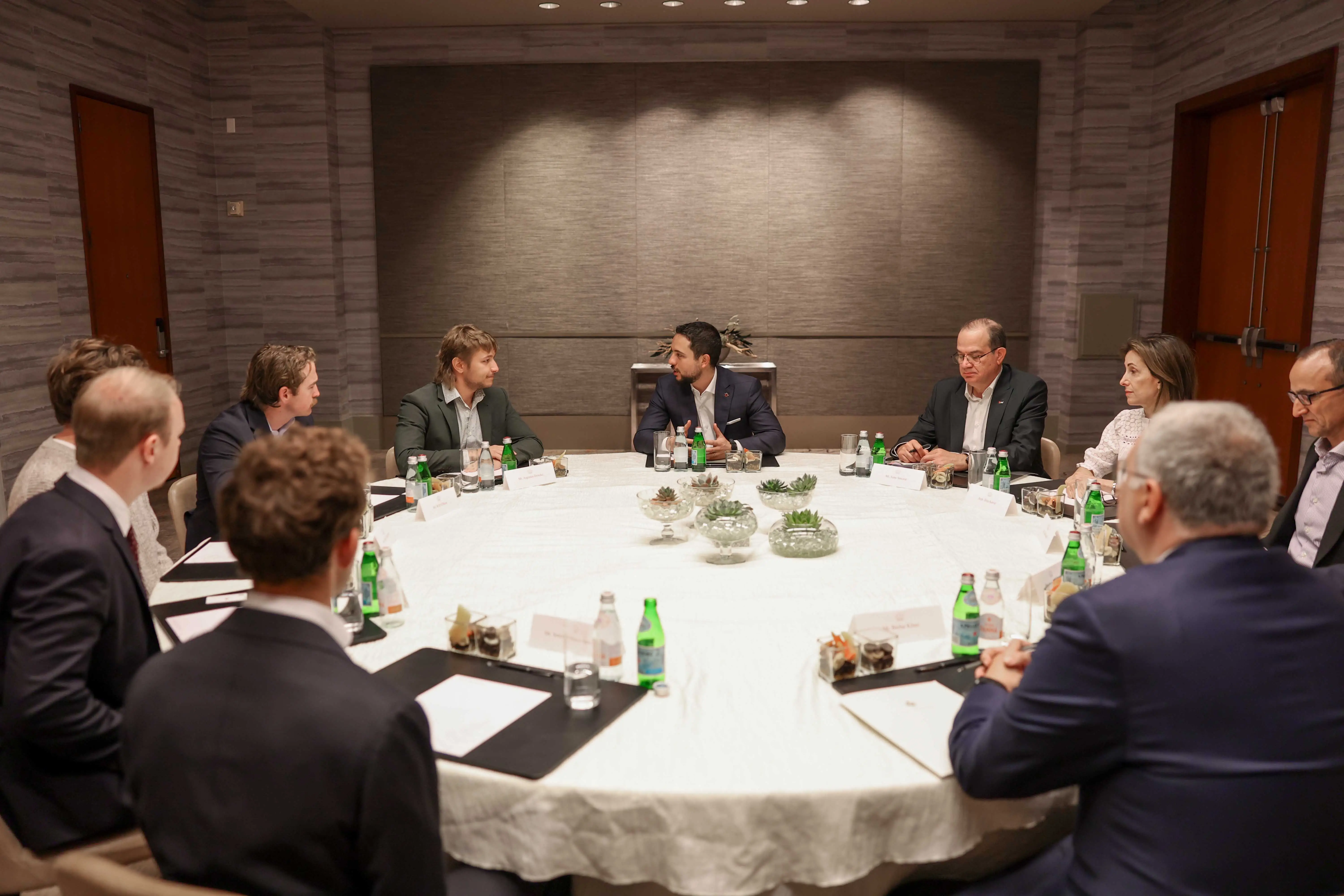 his-royal-highness-crown-prince-al-hussein-meets-with-executives-from-leading-technology-companies-in-silicon-valley-california-1.jpg