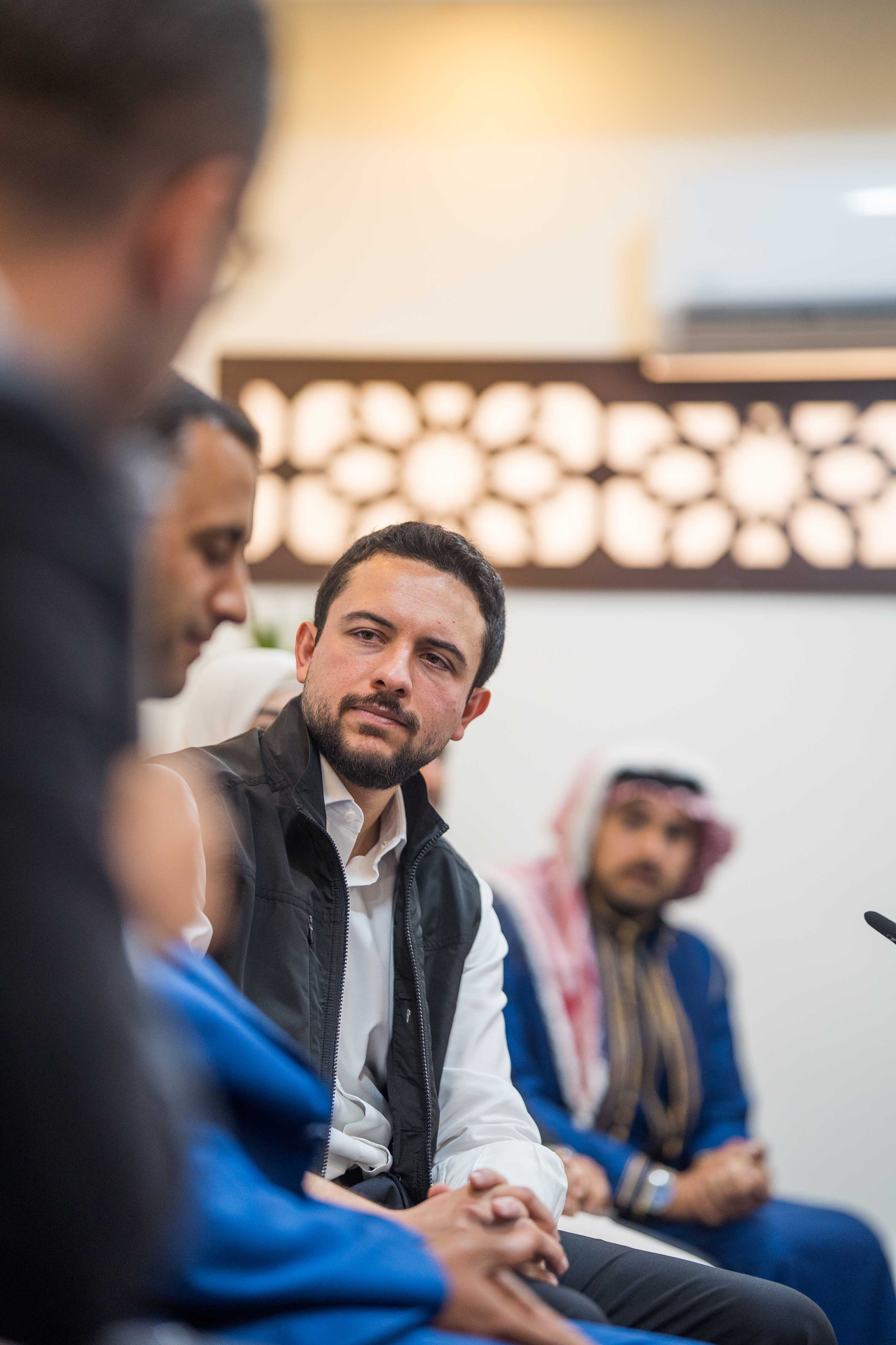 crown-prince-meets-with-karak-youth-5.jpg