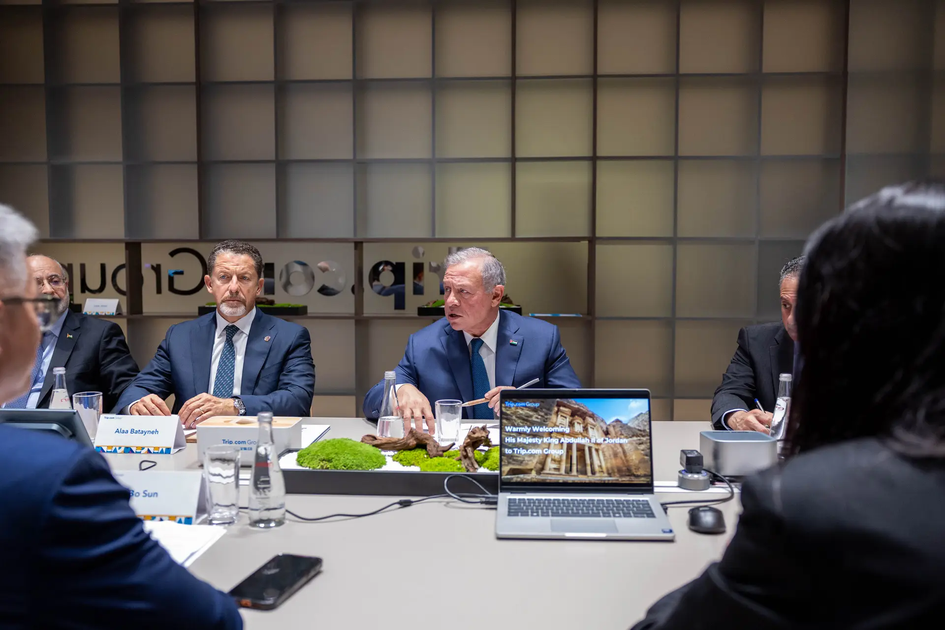King discusses tourism, cultural cooperation opportunities in Shanghai