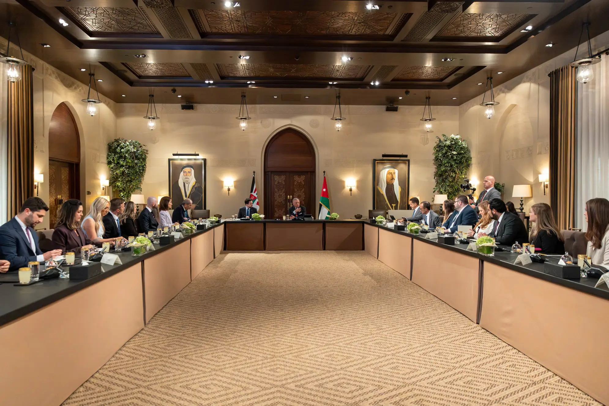 jordan-his-majesty-king-abdullah-ii-accompanied-by-his-royal-highness-crown-prince-al-hussein-receives-a-delegation-of-united-states-congress-staff-4-2.jpg