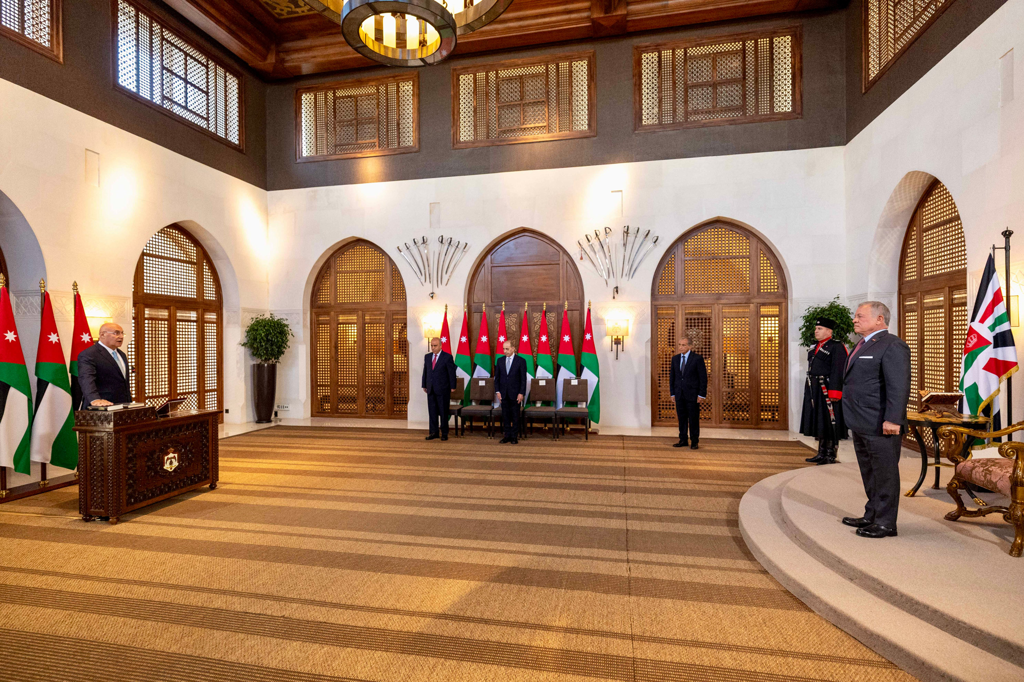 jordan-his-majesty-king-abdullah-ii-swears-in-muhannad-shehadeh-as-deputy-prime-minister-and-minister-of-state-for-economic-affairs-1.jpg