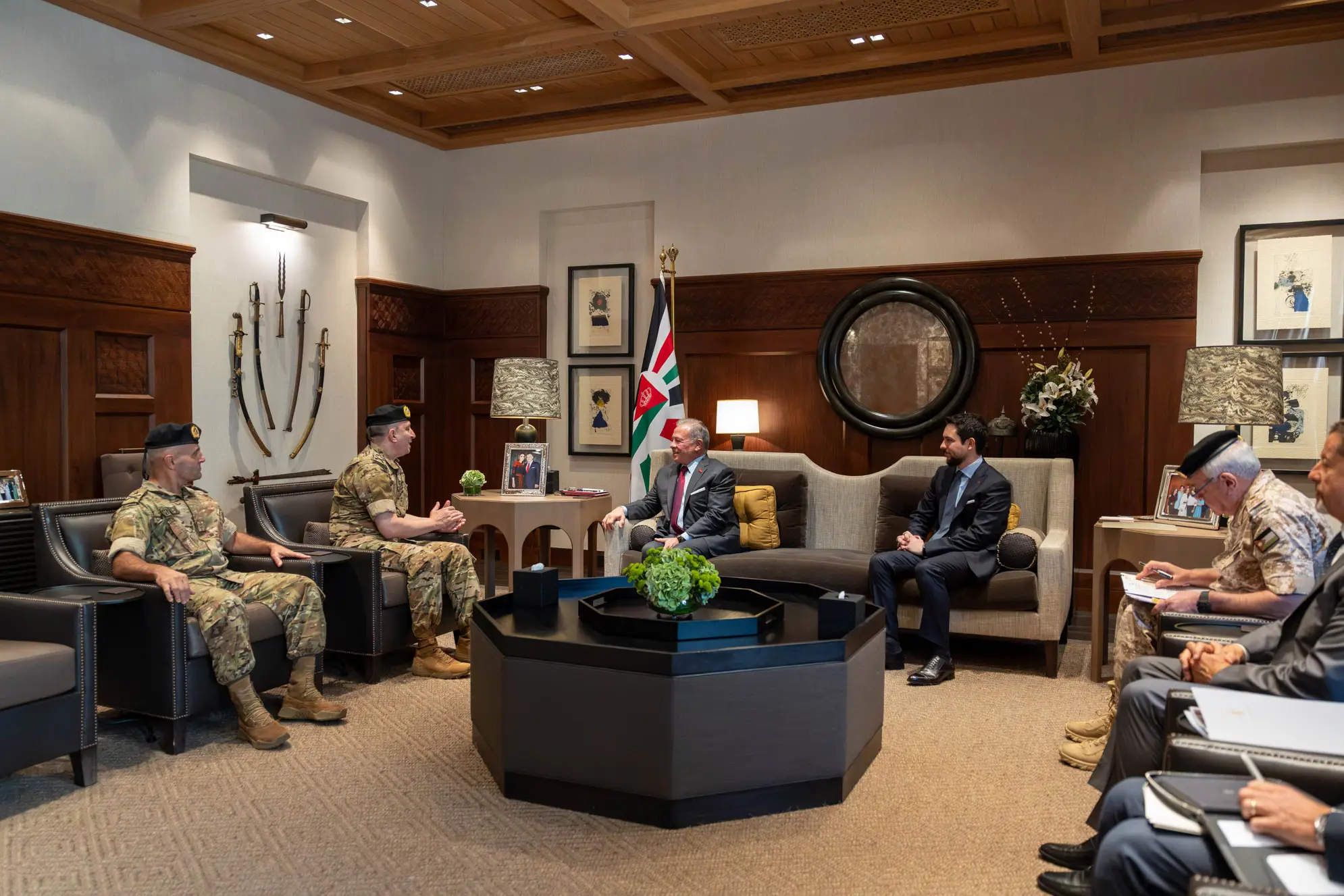 King receives Lebanese army chief 