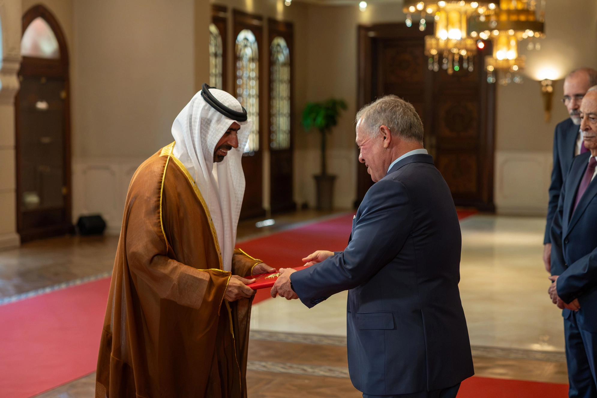 his-majesty-king-abdullah-ii-accepts-credentials-of-uae-ambassador-sultan-mohammed-al-shamsi-1-1.jpg