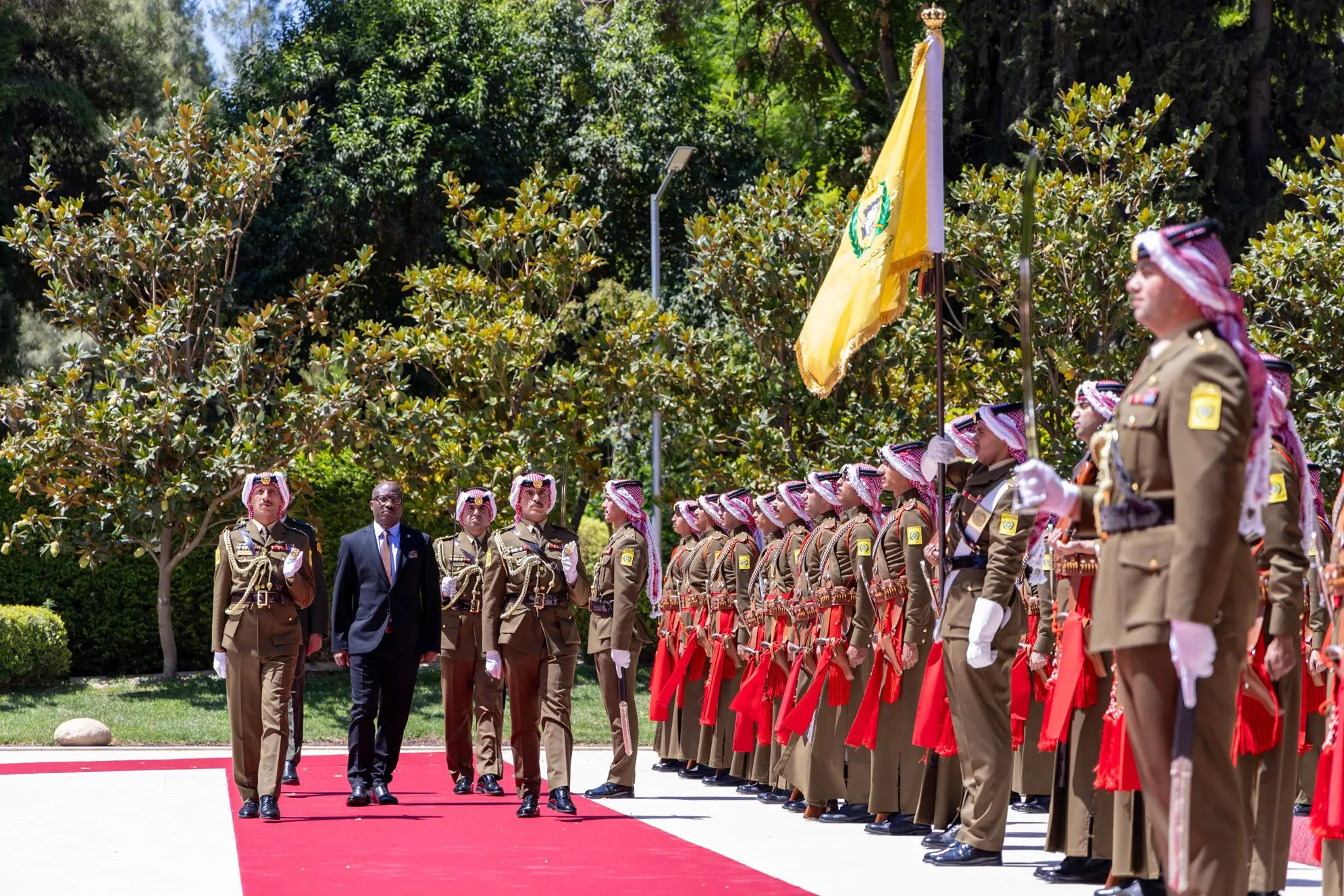 his-majesty-king-abdullah-ii-accepts-the-credentials-of-burundicos-non-resident-ambassador-to-jordan-isidore-ntirampeba-3.jpg