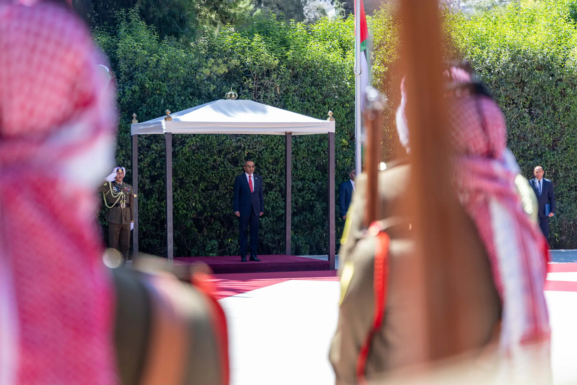 his-majesty-king-abdullah-ii-accepts-the-credentials-of-somalias-non-resident-ambassador-to-jordan-abiib-muse-farah-3.jpg