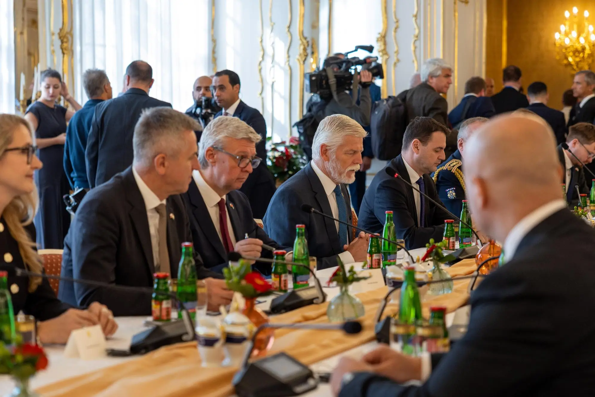king-holds-talks-with-czech-republic-president-in-prague-1.jpg