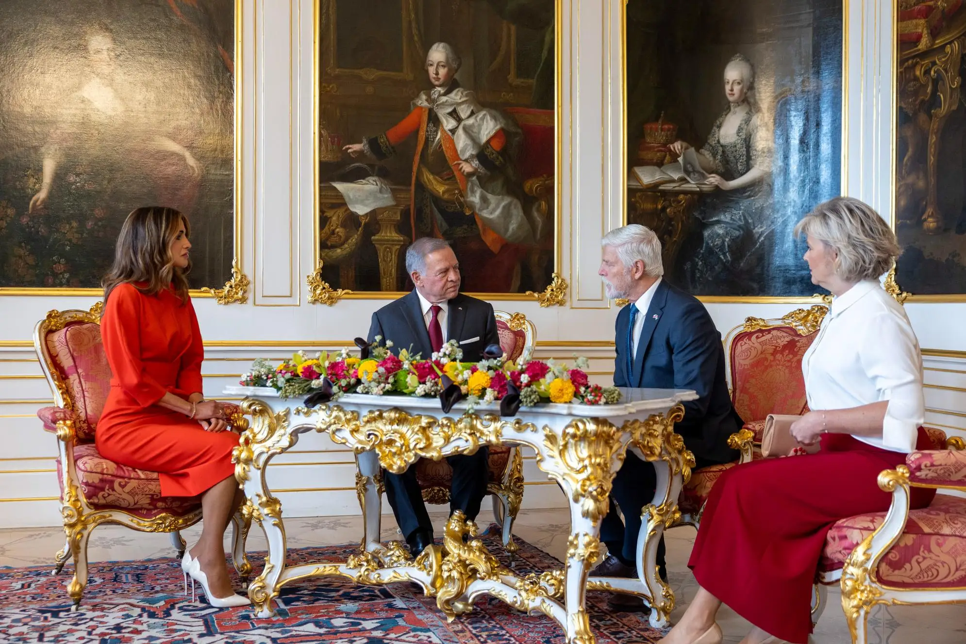 king-holds-talks-with-czech-republic-president-in-prague-14.jpg