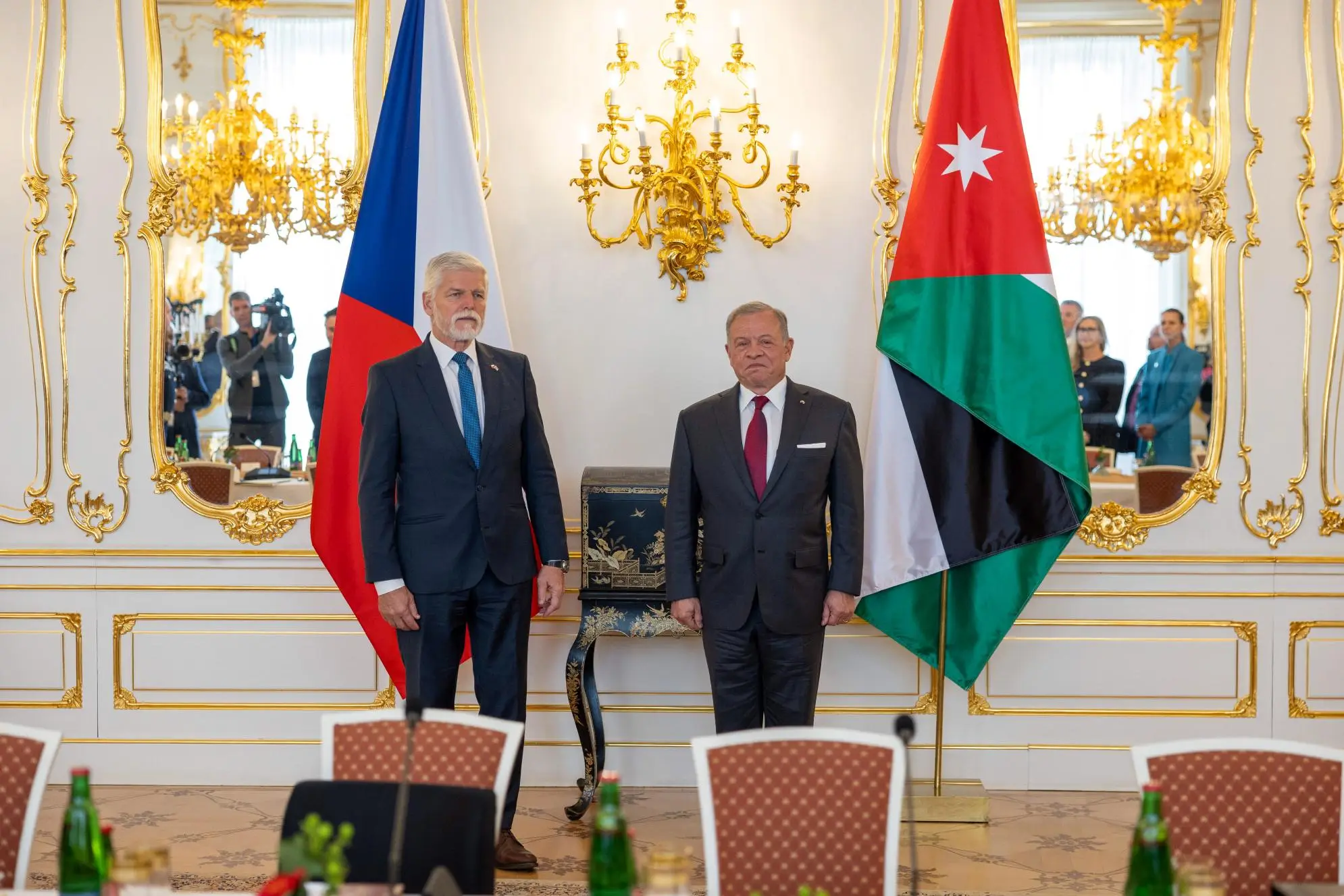 king-holds-talks-with-czech-republic-president-in-prague-18.jpg