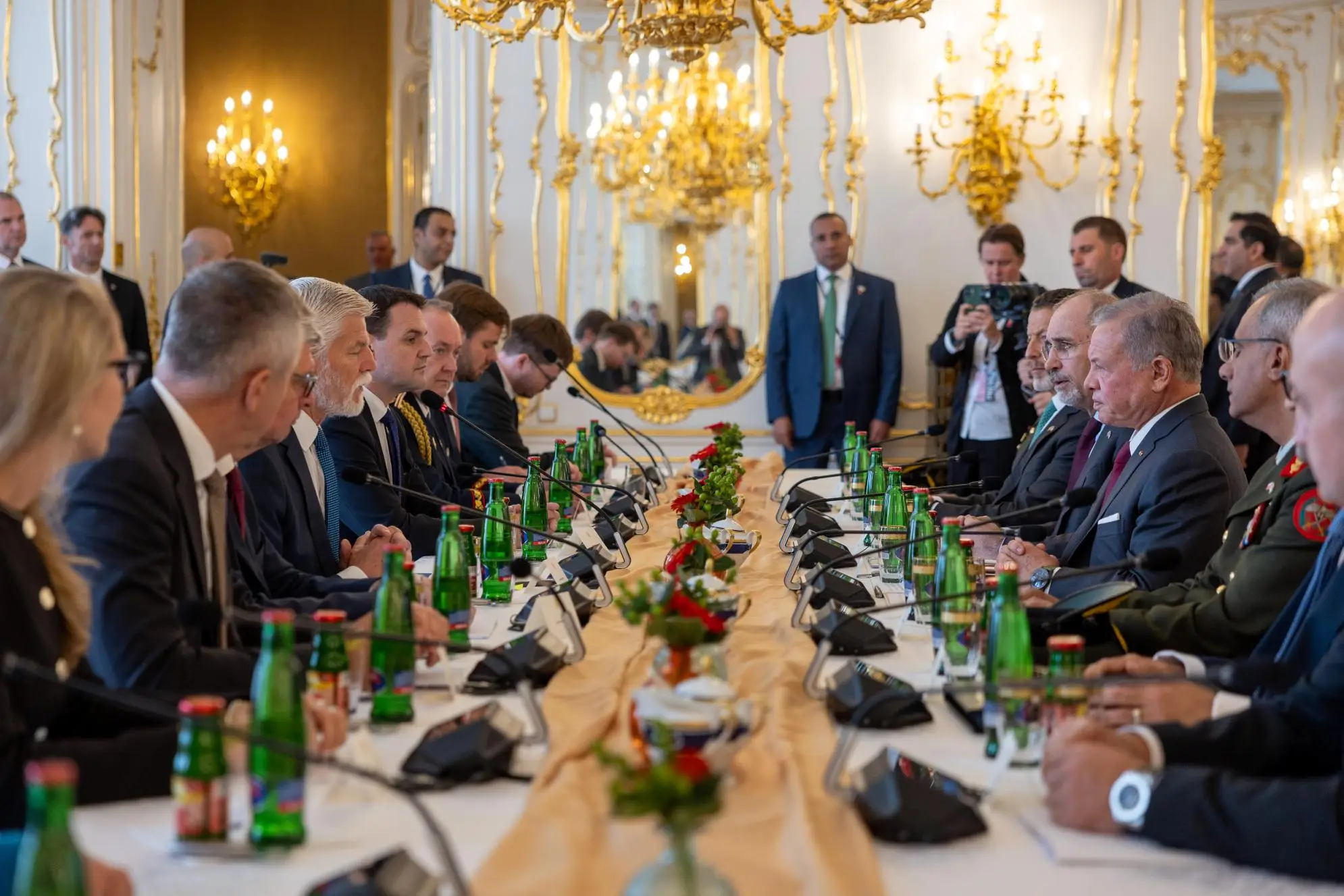 king-holds-talks-with-czech-republic-president-in-prague-2.jpg