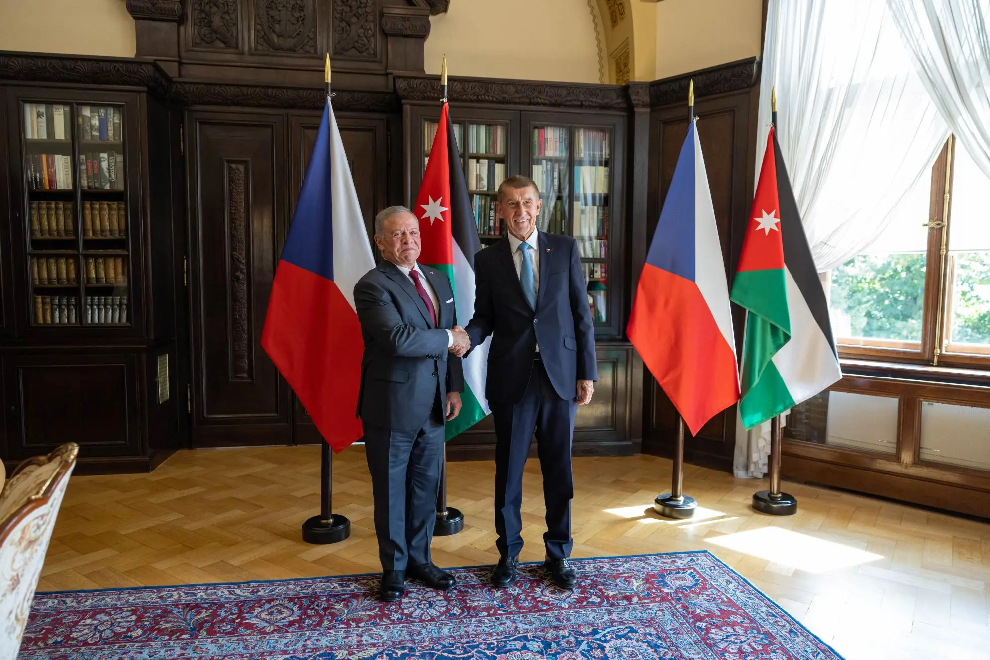 king-meets-with-prime-minister-of-czech-republic-in-prague-3.jpg