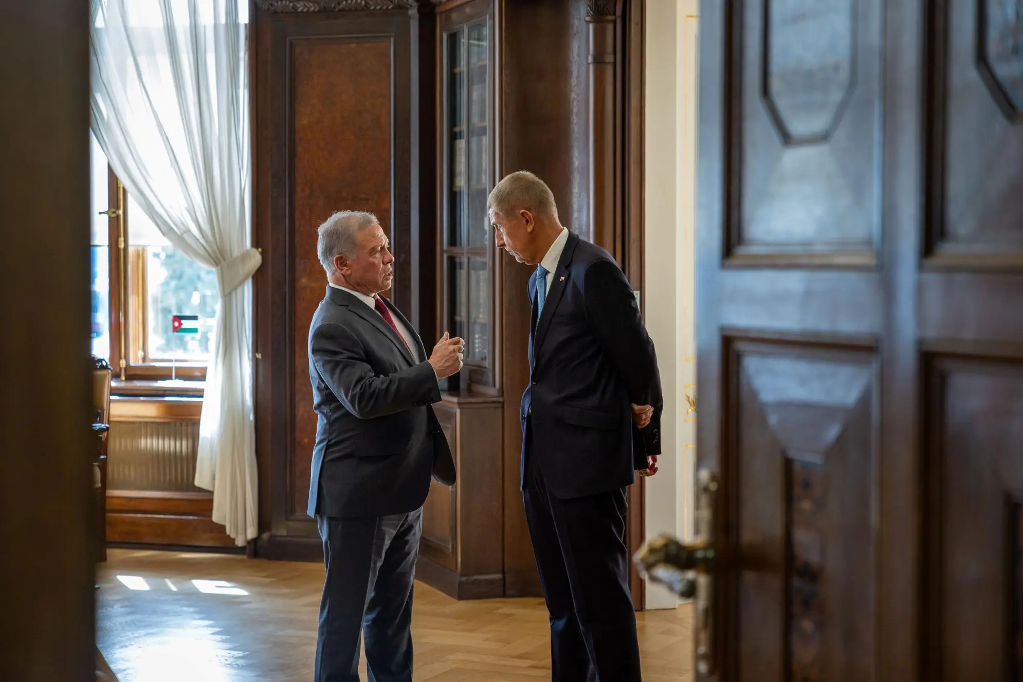 king-meets-with-prime-minister-of-czech-republic-in-prague-8.jpg
