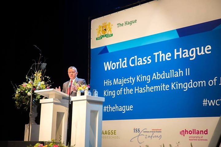 كلمة جلالة الملك أمام طلبة الجامعات المشاركين في برنامج لاهاي الدولي